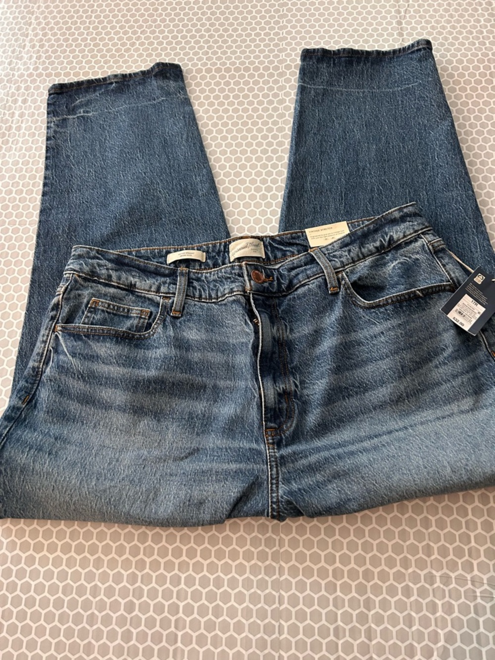 NWT Universal Thread Straight-Leg Medium Blue Jeans Size 17R